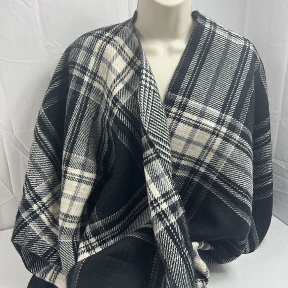 STEVE MADDEN Womens Plaid Poncho Grey & Black One Size Fits Most Herringbone - Picture 1 of 10